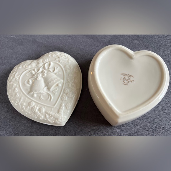 Lenox Heart Shaped Box and Cover by Lenox, Wedding Promises Collection. Vintage - Picture 5 of 6